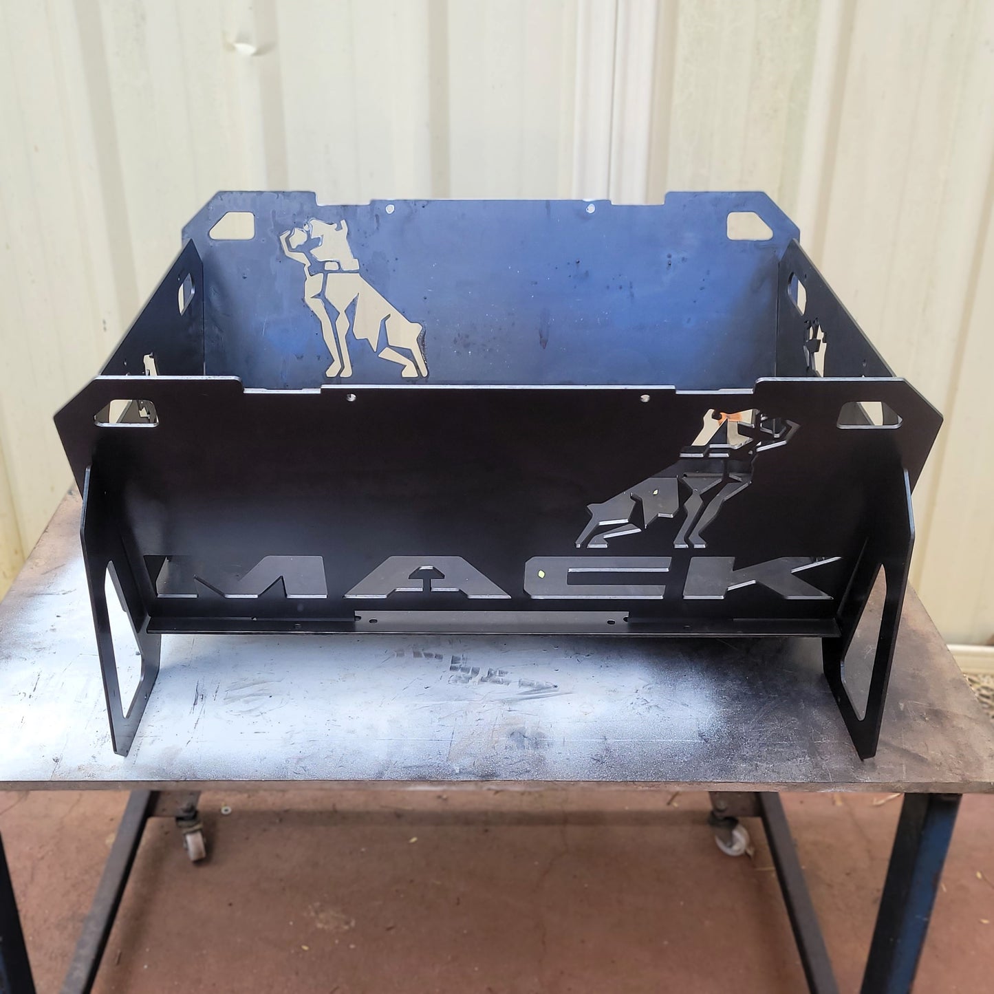 Flatpack Fire Pit | Trucks and Machinery | Mack Trucks (Themed)